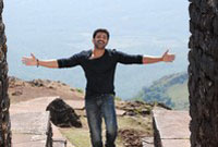 Thadaiyara Thaakka Movie Stills